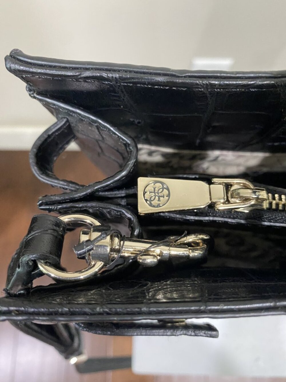 GUESS CATE SATCHEL - Picture 13 of 15
